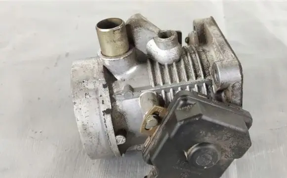 Mercedes-Benz SL R107 Throttle valve