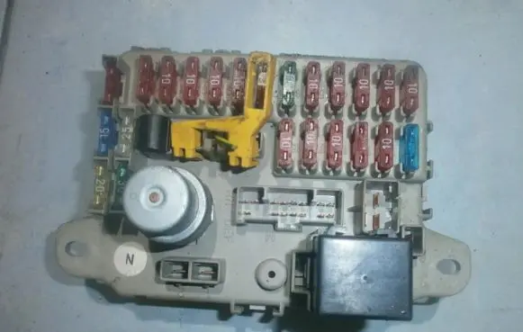 Rover 214 - 216 - 220 Fuse box set ywc104500 52010268d