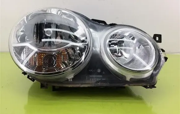Volkswagen Polo Headlight/headlamp 0301190202