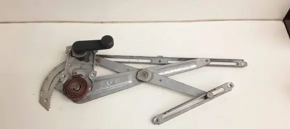 Toyota Land Cruiser (BJ70) Front door manual window regulator 