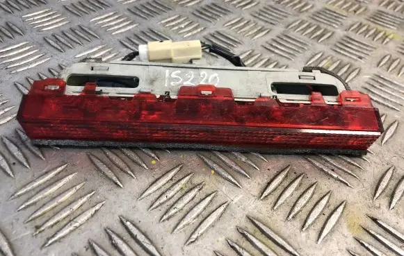 Lexus IS 220D-250-350 Third/center stoplight