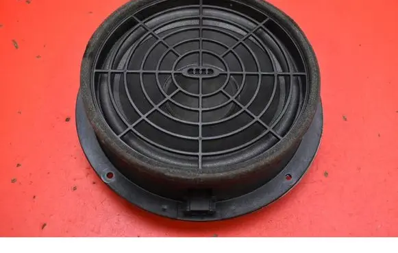 Audi Q3 8U Subwoofer speaker 8R0035415