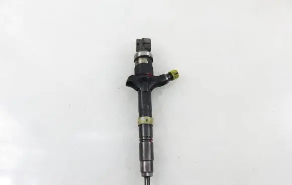 Toyota Avensis T220 Fuel injector 2367027030