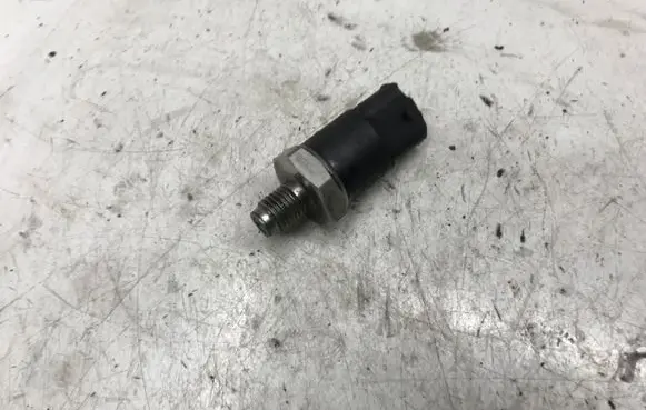 Fuel pressure sensor