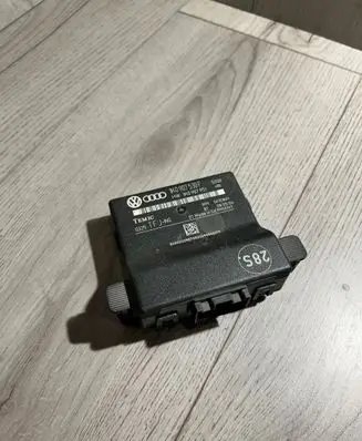 Volkswagen Touran I Gateway control module 1K0907530F 1K0907951