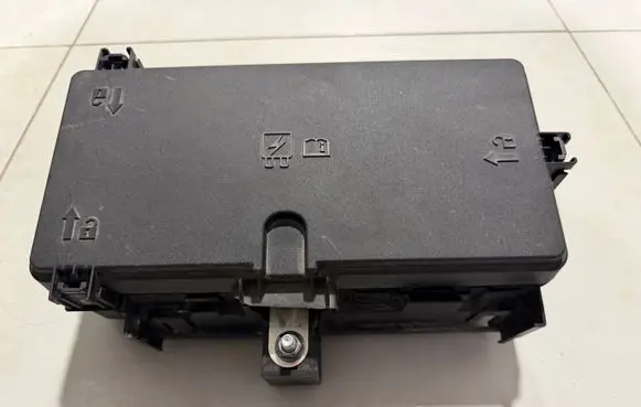 Volkswagen Amarok II Fuse box set MB3T14A465AB