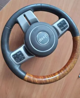 Jeep Grand Cherokee Steering wheel