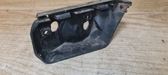 Front bumper mounting bracket
