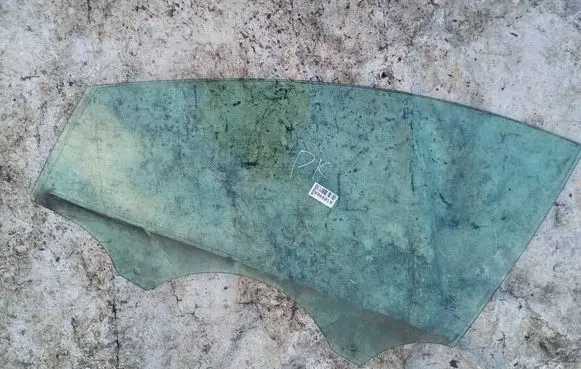 Ford Focus Front door window glass four-door as2 usaed