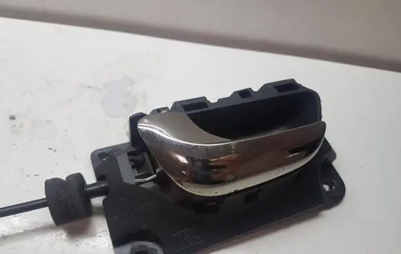Volvo S80 Front door interior handle 09170045