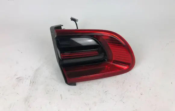 Porsche Macan (95B) Tailgate rear/tail lights 95B945093G 28102014 01150003