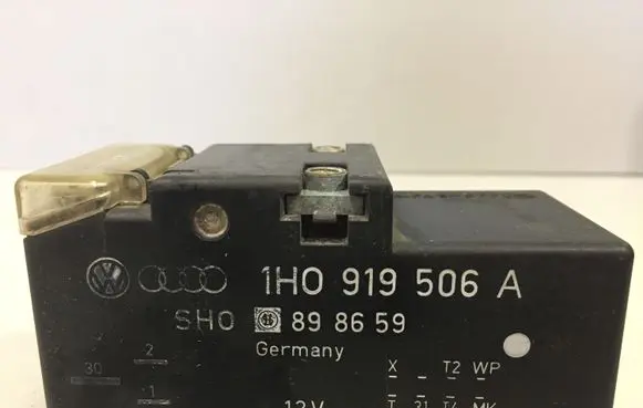 Volkswagen Vento Coolant fan relay 1H0919506A 898659