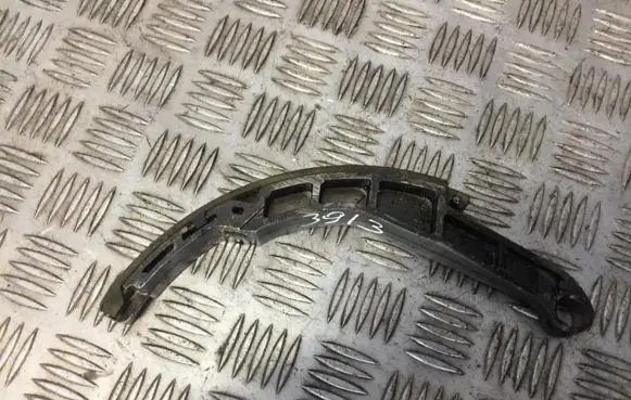 Nissan Almera N16 Slide rail for timing chain 