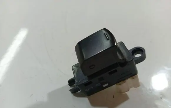 Nissan Micra Electric window control switch 