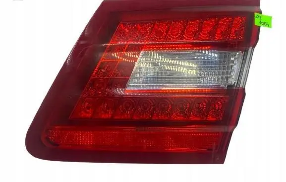 Mercedes-Benz E W212 Tailgate rear/tail lights A2128201064