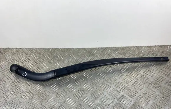 SsangYong Rexton Front wiper blade arm