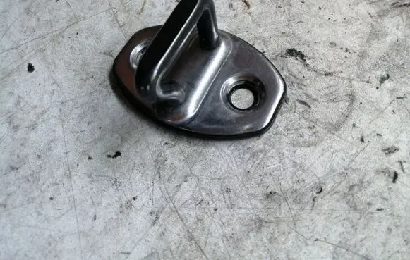 Volkswagen Golf VI Front door lock loop/hook striker 5K0837033