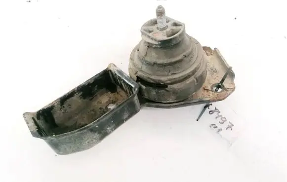 Ford Galaxy Engine mount bracket 307178K