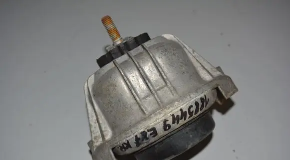BMW 1 E81 E87 Engine mount bracket 1398111