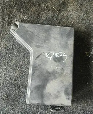 Nissan Qashqai Fuse box cover 24382BB00B