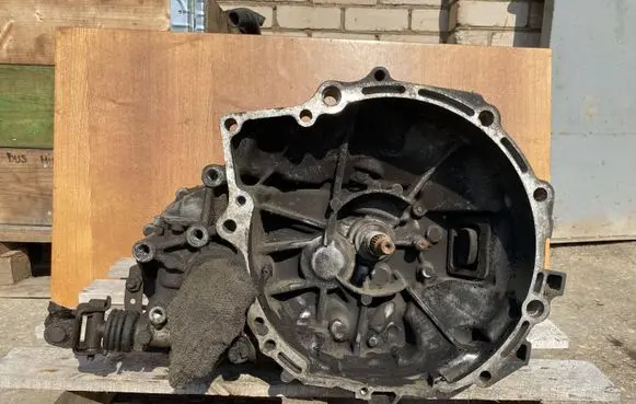 Mazda 323 F Manual 5 speed gearbox F5E1K1