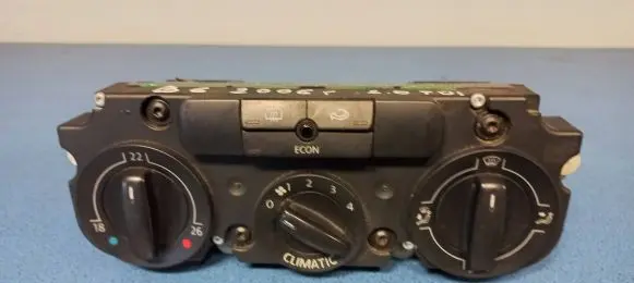 Volkswagen PASSAT B6 Climate control unit 74730920