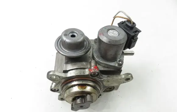 Peugeot 308 Fuel injection high pressure pump 9819938480