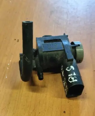 Audi A3 S3 8P Turbo solenoid valve 1K0906283A