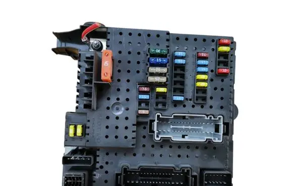 Volvo XC90 Fuse module 30728512 06W361 28017881