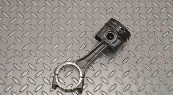 Jaguar XJ X350 Piston 230805 006