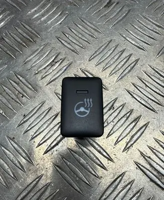 Mitsubishi Outlander Steering wheel heating switch 
