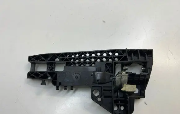 Audi A6 C7 Front door exterior handle/bracket 4H0837886