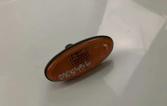 Nissan Navara D22 Front fender indicator light