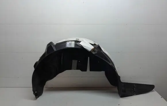 Rear arch fender liner splash guards