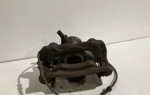 Mercedes-Benz E W212 Front brake caliper A2125401605