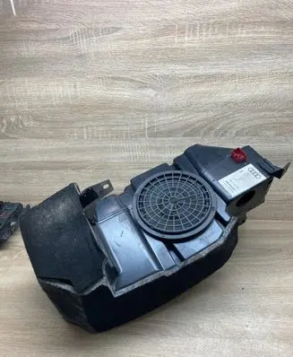 Audi A6 S6 C5 4B Subwoofer speaker 4B9035382