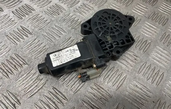 Hyundai Tucson JM Front door window regulator motor 824602E000