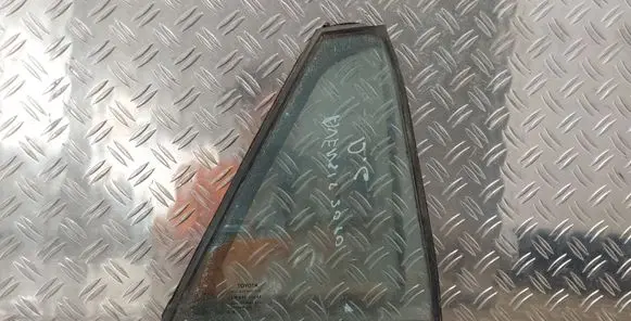 Rear vent window glass