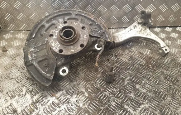 Audi A6 S6 C5 4B Front wheel hub