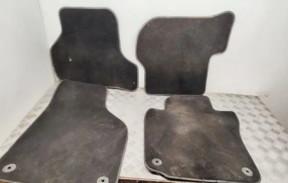 Volkswagen Golf VI Car floor mat set 1K1863011R