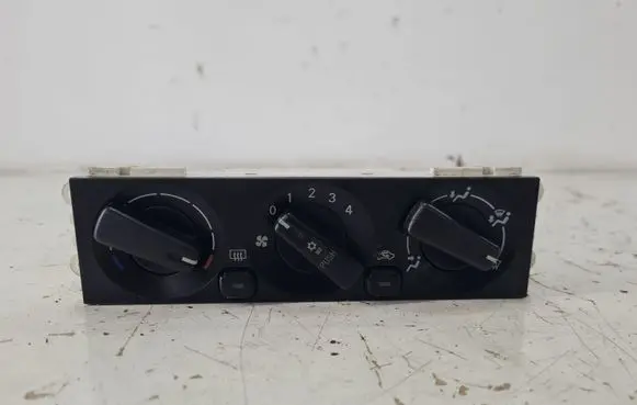 Mitsubishi Carisma Climate control unit MR360467