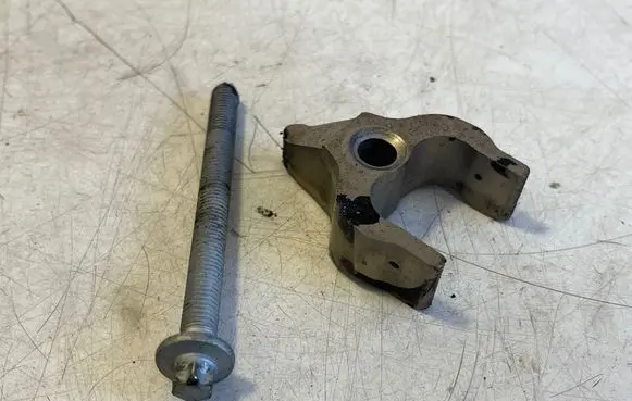 BMW X6 F16 Fuel Injector clamp holder 