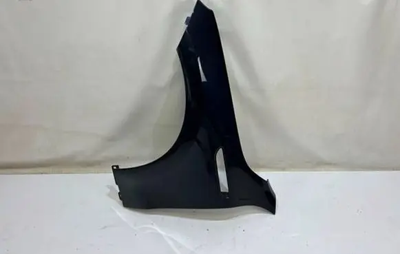 Mercedes-Benz EQC Fender