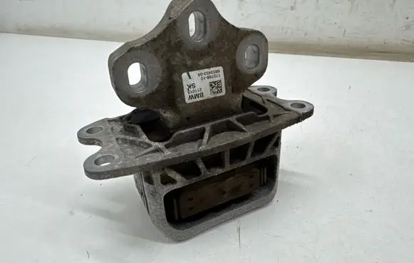 Mini Clubman F54 Engine mount bracket 6853453 17276810