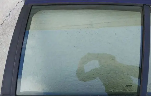 Nissan Almera N16 Rear door window glass