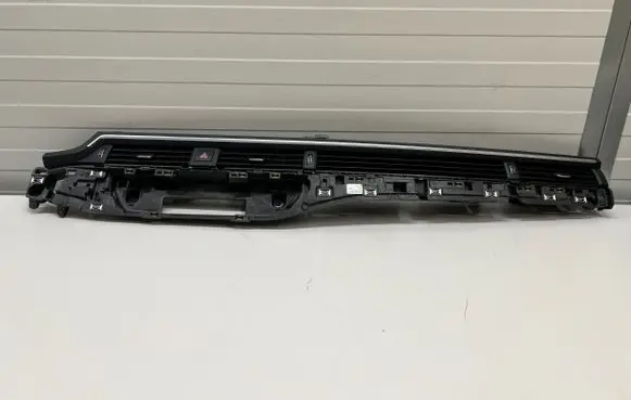 Audi S5 F5 Dash center air vent grill 8w1820902E 8w1820902