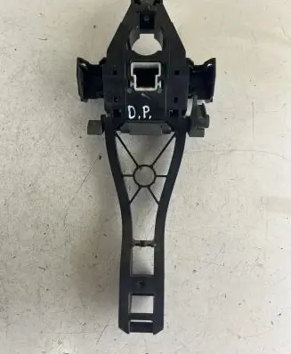 Volvo V50 Front door exterior handle/bracket 30784203 30784202