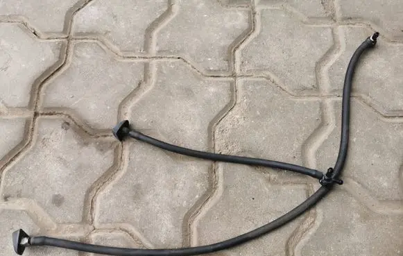 Volvo V50 Windshield washer spray nozzle 