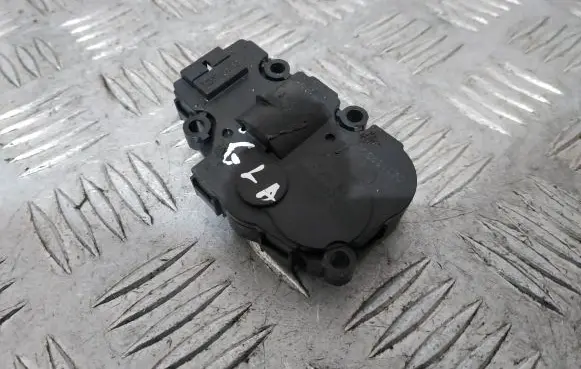 Mercedes-Benz GLA W156 X156 Intake manifold valve actuator/motor CZ1139301710