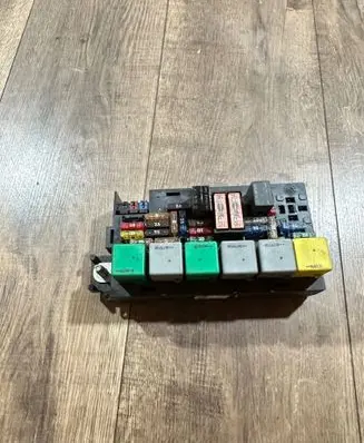 Mercedes-Benz R W251 Fuse module A1645400572 13532289 5072426